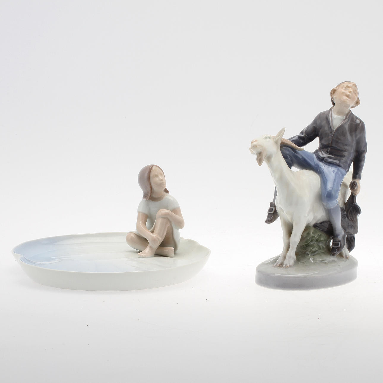 FIGURINER, 2 st, Bing & Gröndahl och Royal Copenhagen.