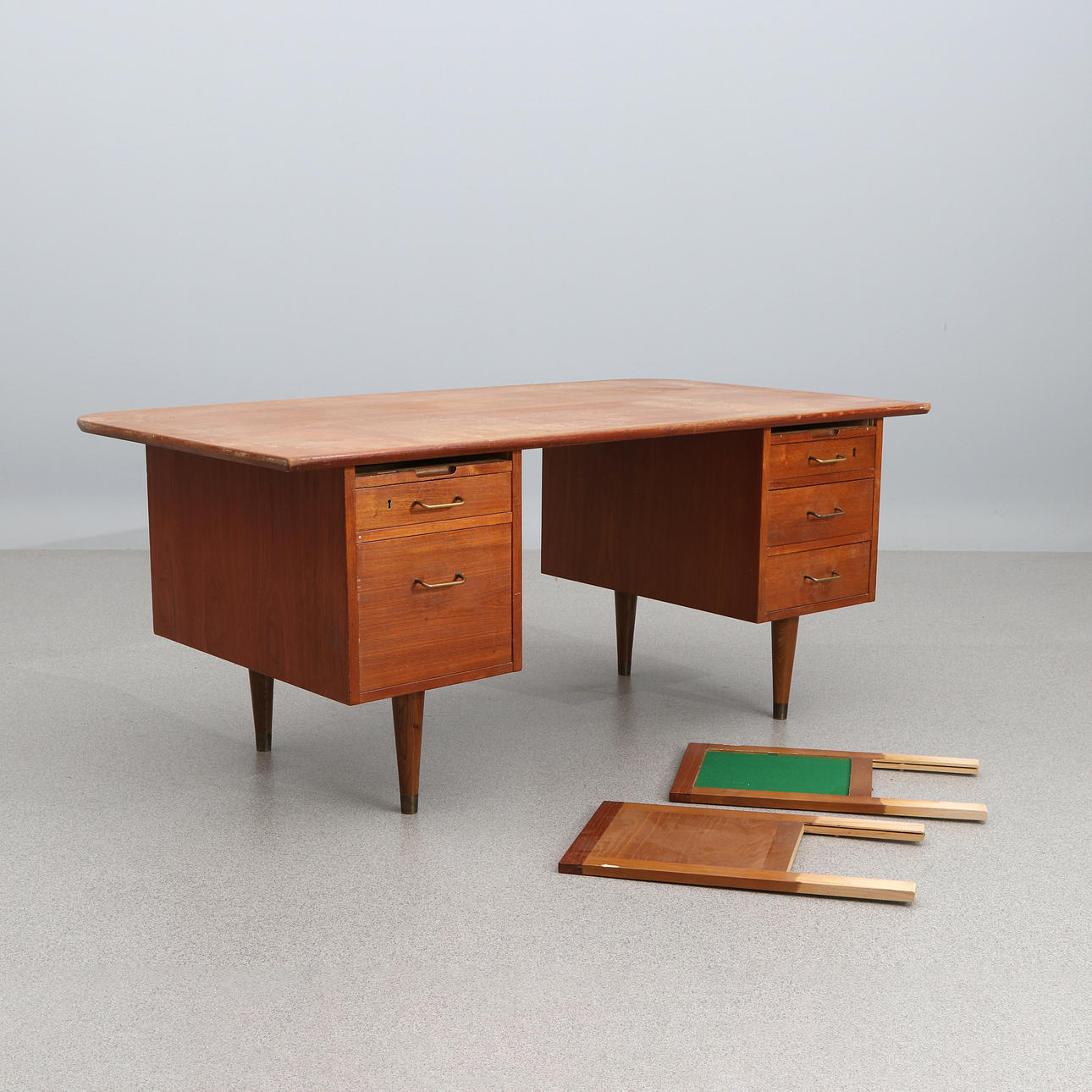 DESK. Teak. 1950s/60s.