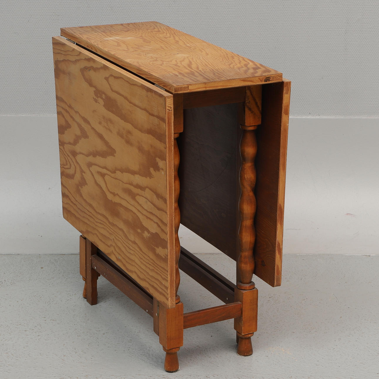 SLAGBORD, furu, 1900-tal.