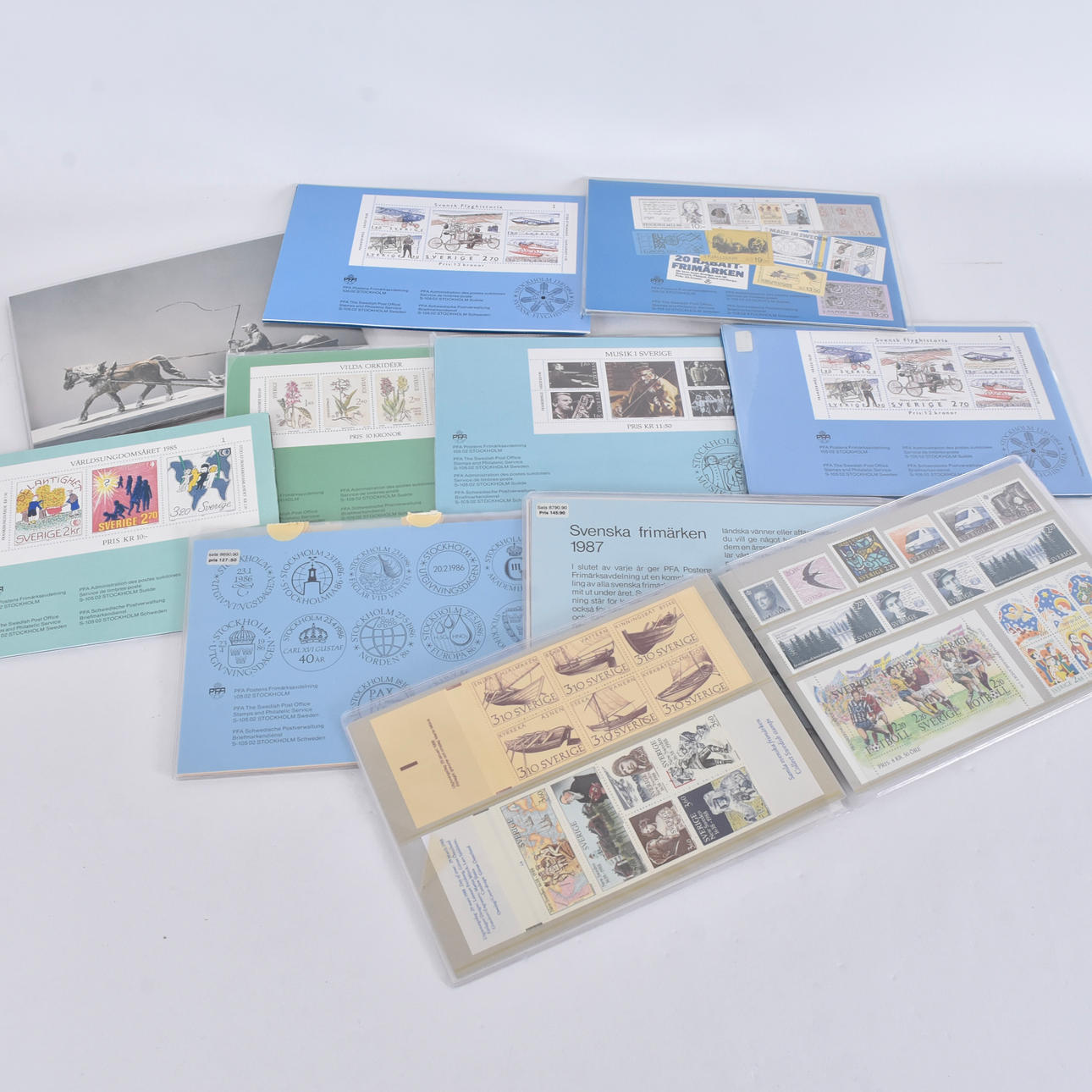 STAMP LOT, 9 annual sets 1982-88.