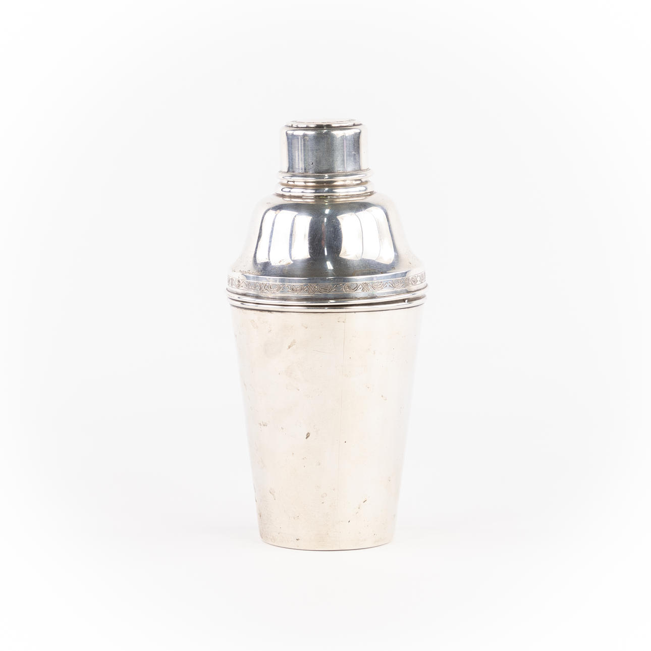COCKTAIL SHAKER. Silver, CGH, 1920s.