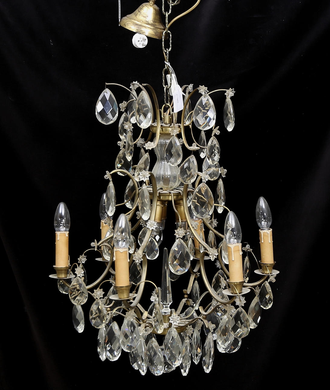 TAKKRONA, rokokostil, 1900-tal, höjd exklusive kedja ca. 65 cm.