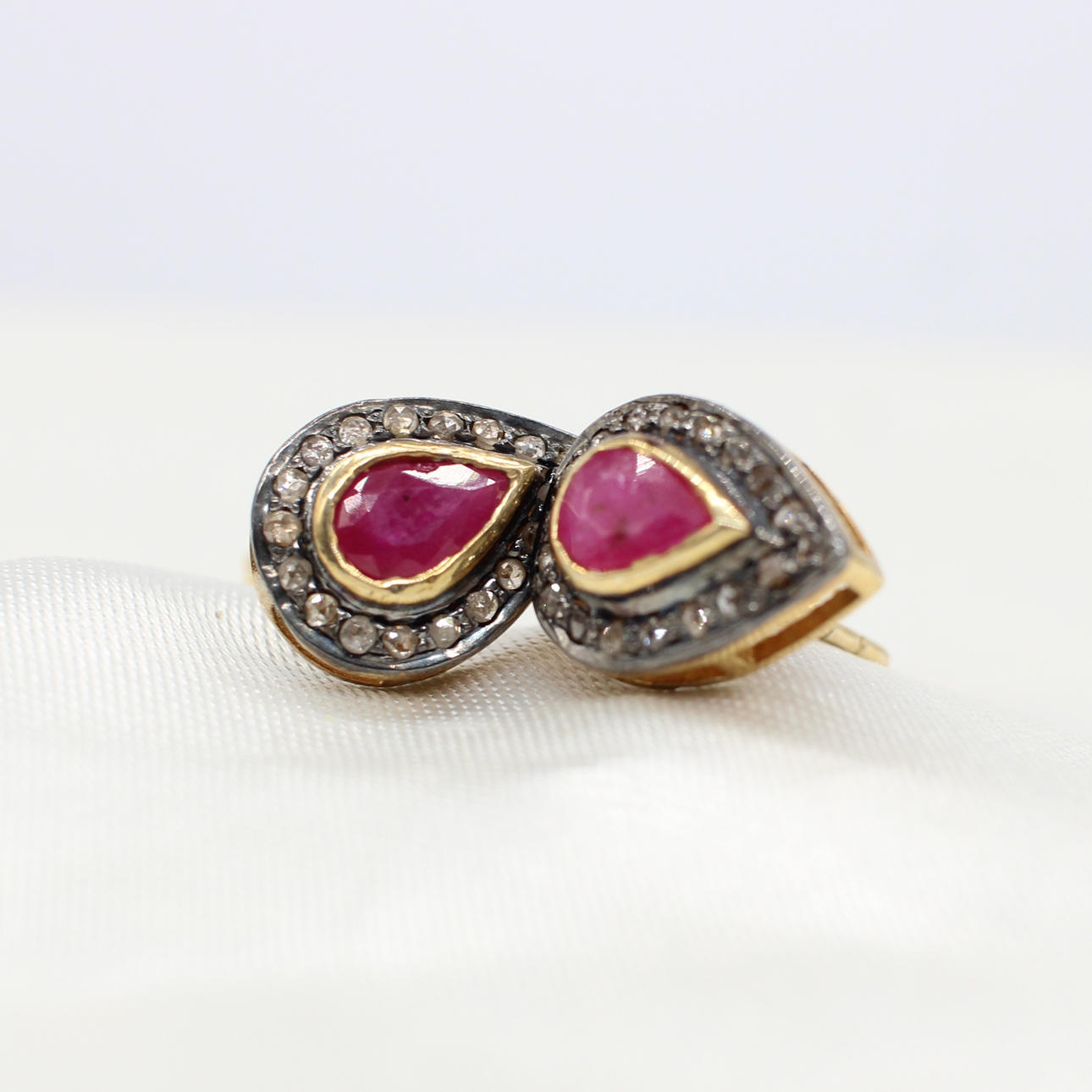 RUBY & DIAMOND EAR STUDS.