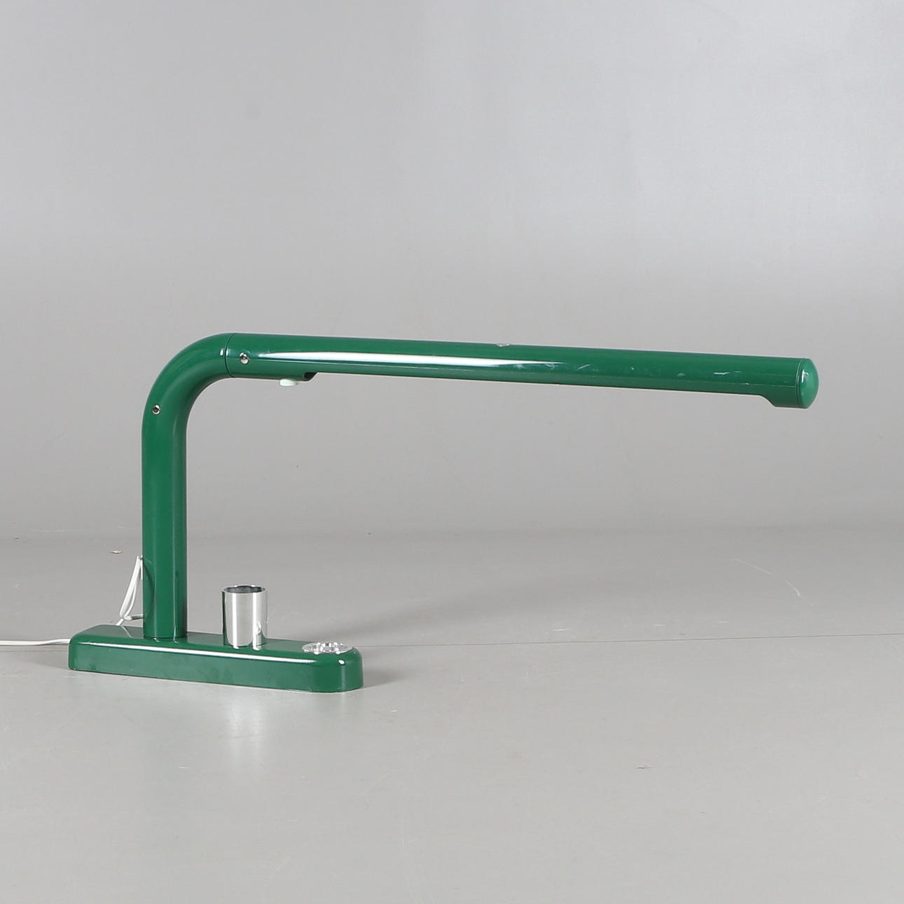 BORDSLAMPA Tuben, Ateljé Lyktan, 1900-talets tredje fjärdedel.