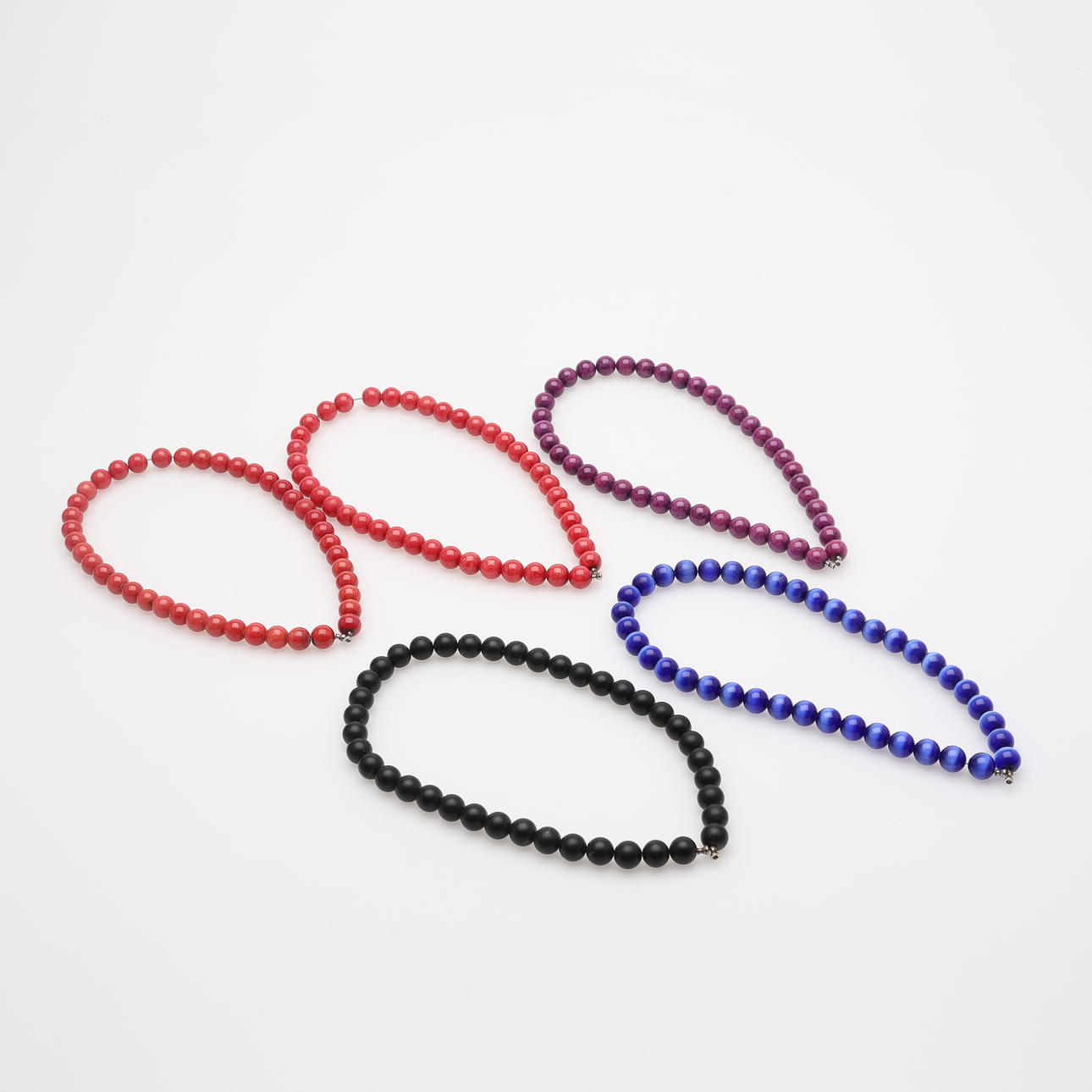 5 STONE NECKLACES WITHOUT CLASPS, INCLUDING LYNGGAARD.