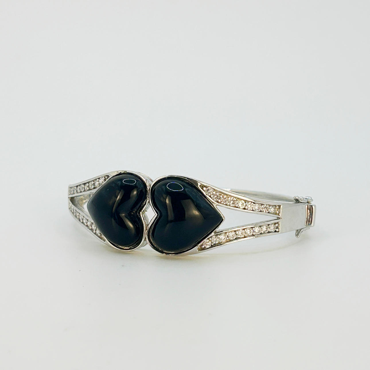 HEAVY 925 SILVER HEART BANGLE.