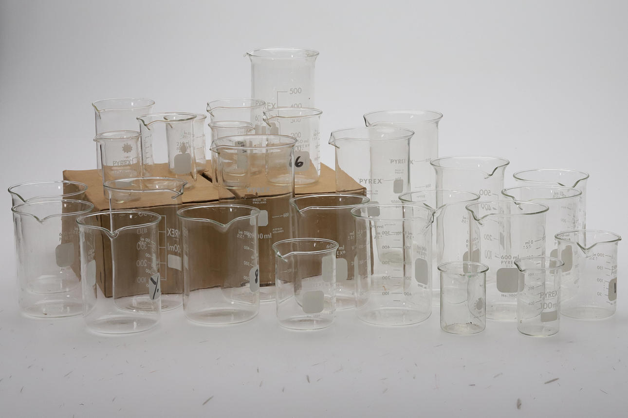 LABORATORY GLASS. Beakers, 35 pcs.