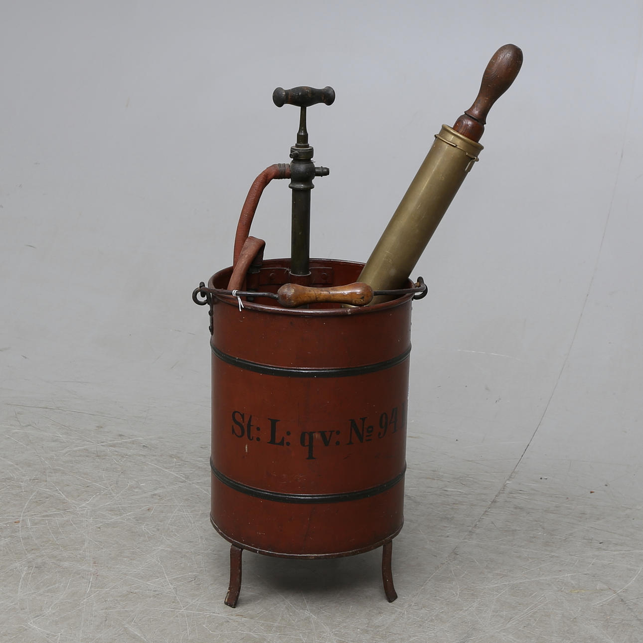 BRANDSPRUTOR, 2st, bl.a. mässing, Skultuna, 1900-tal.