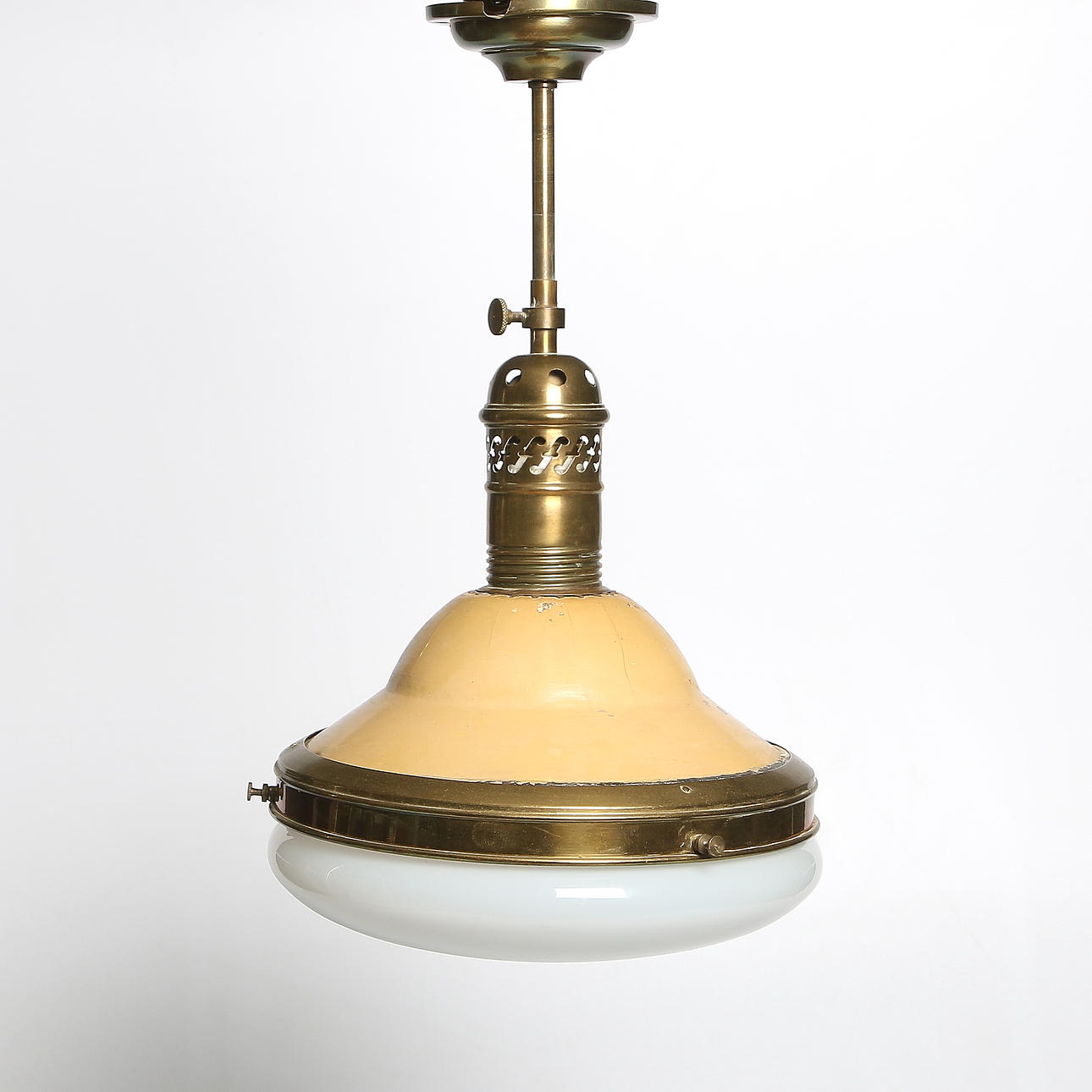 TAKLAMPA, mässing och krom samt opalinglas, Peter Behrens, Wiskott Patent, Tyskland, 1920-tal.