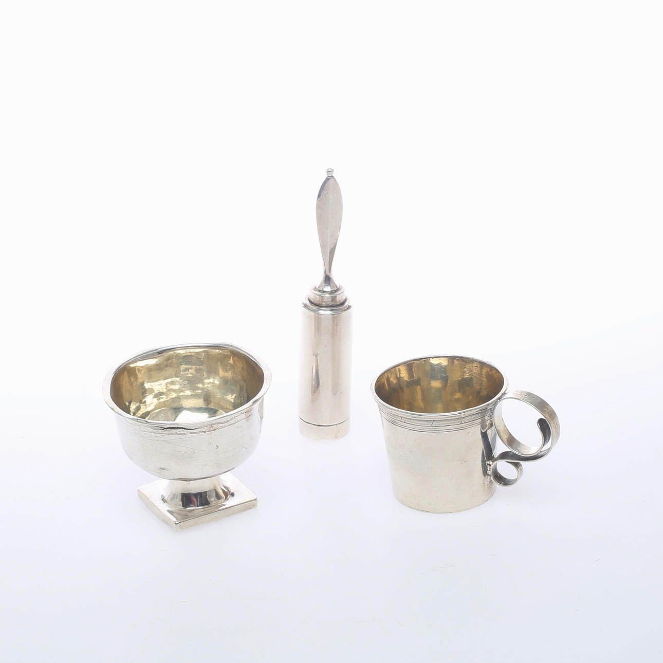 SKÅL, BÄGARE samt RAKBORSTE, silver, 1800-tal.
