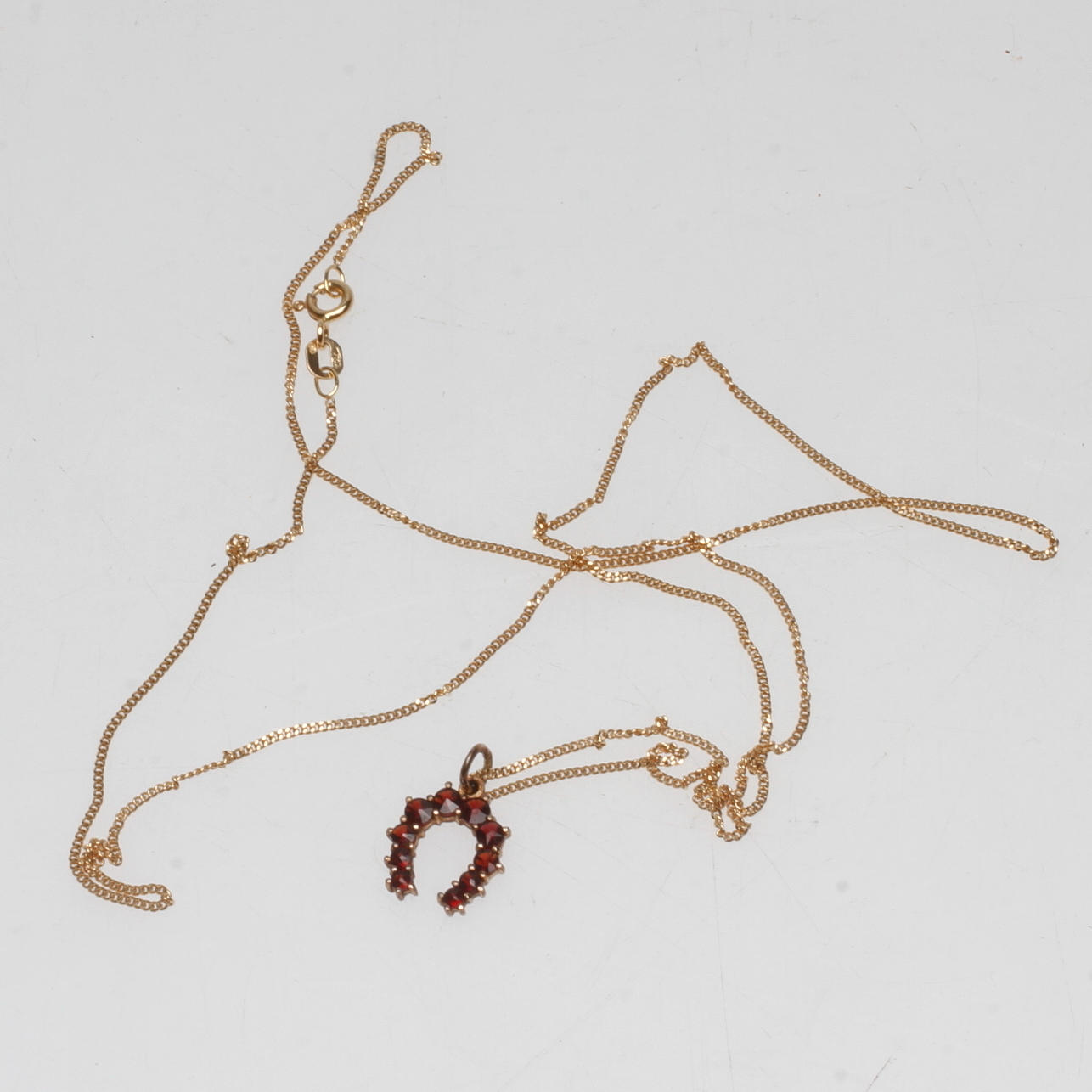 HALSKEDJA, 18k guld, vikt 3 gr samt GRANATHÄNGE, silver.