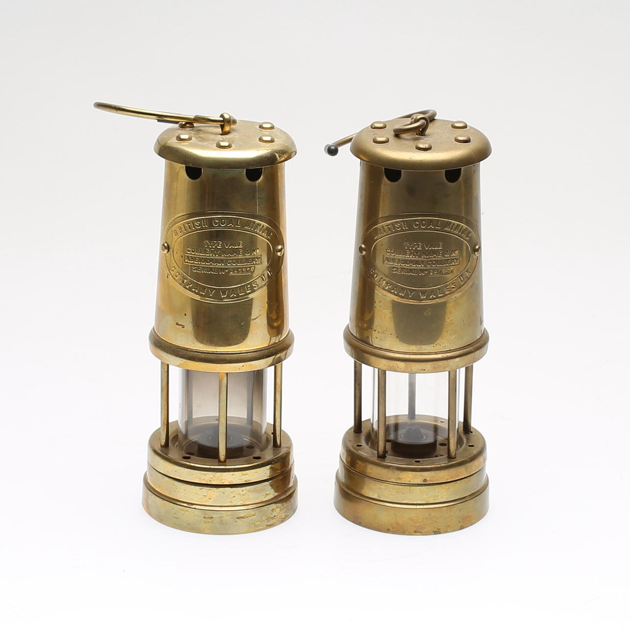 GRUVLYKTOR, ett par, mässing, British Coal Mining Company, Wales.