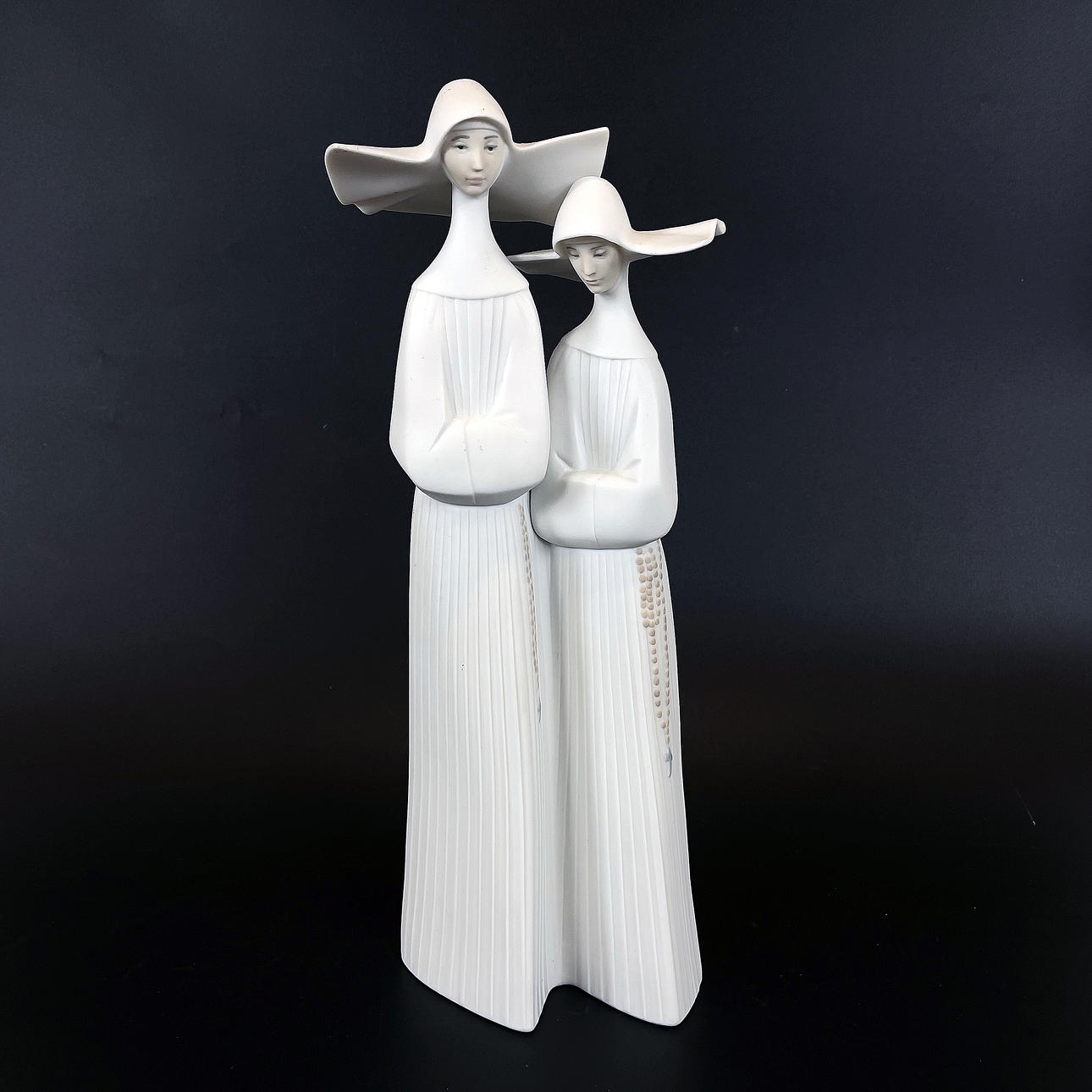 FIGURINE, porcelain, 2 nuns, Lladro, Spain.