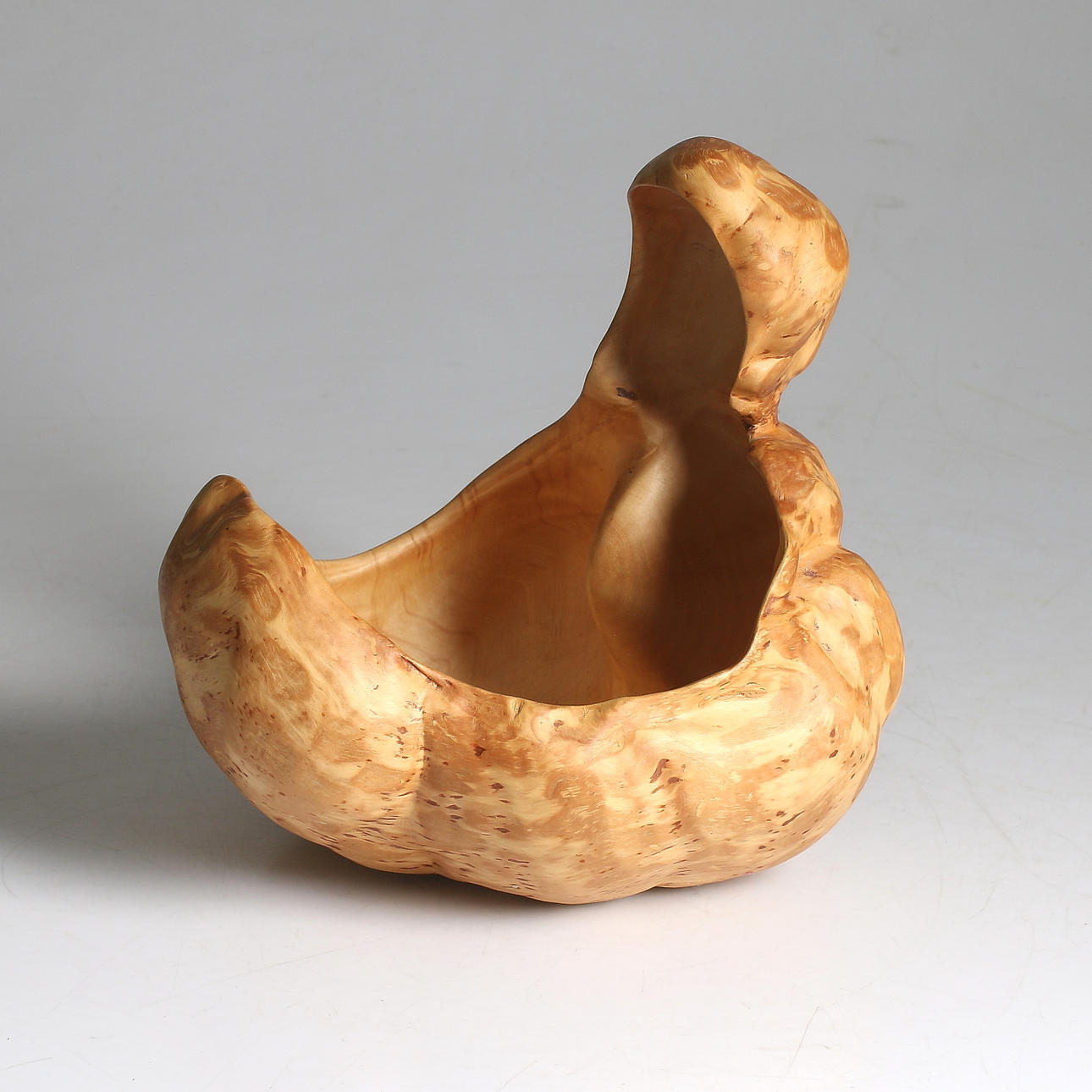 VRILSKÅL, björk, signerad och daterad -82.