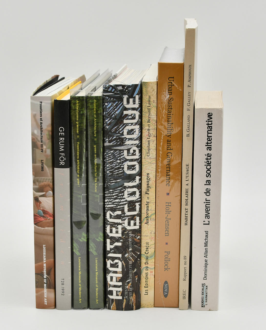 Books on architecture. 9 volumes.