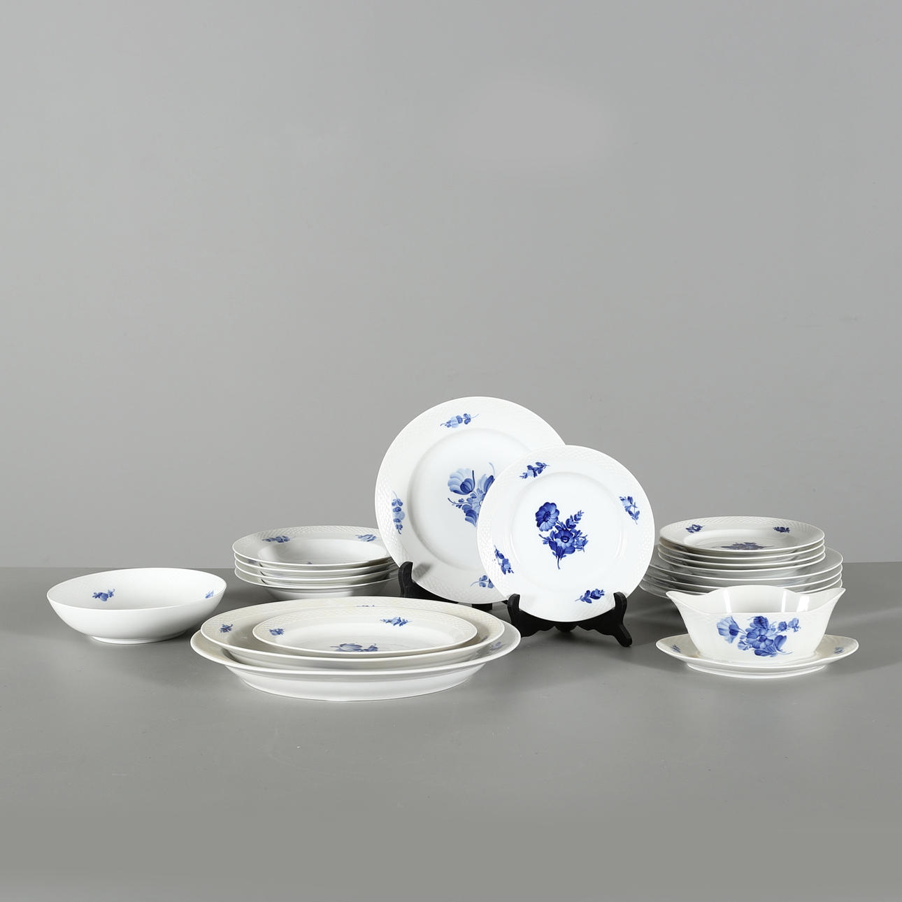 MATSERVIS, 19 delar, porslin, Blå Blomst, Royal Copenhagen, Danmark.