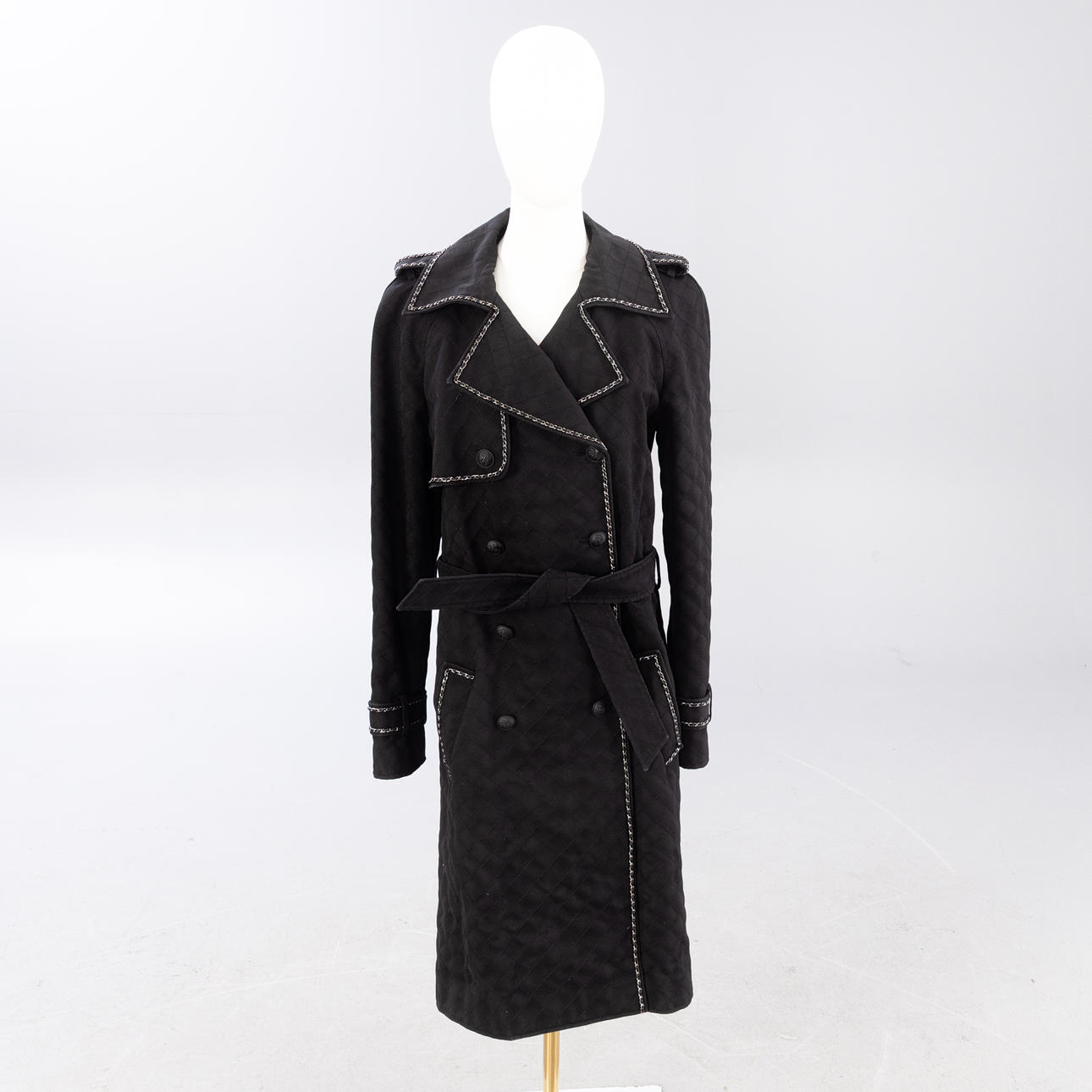 CHANEL. Trench coat, Pre-Fall 2004, FR 40.