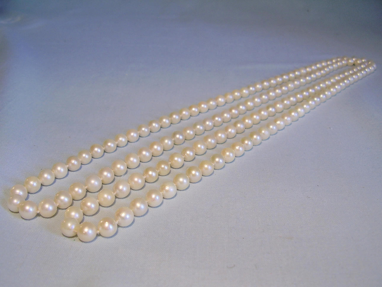 AKOYA PÄRLHALSBAND 120 CM.