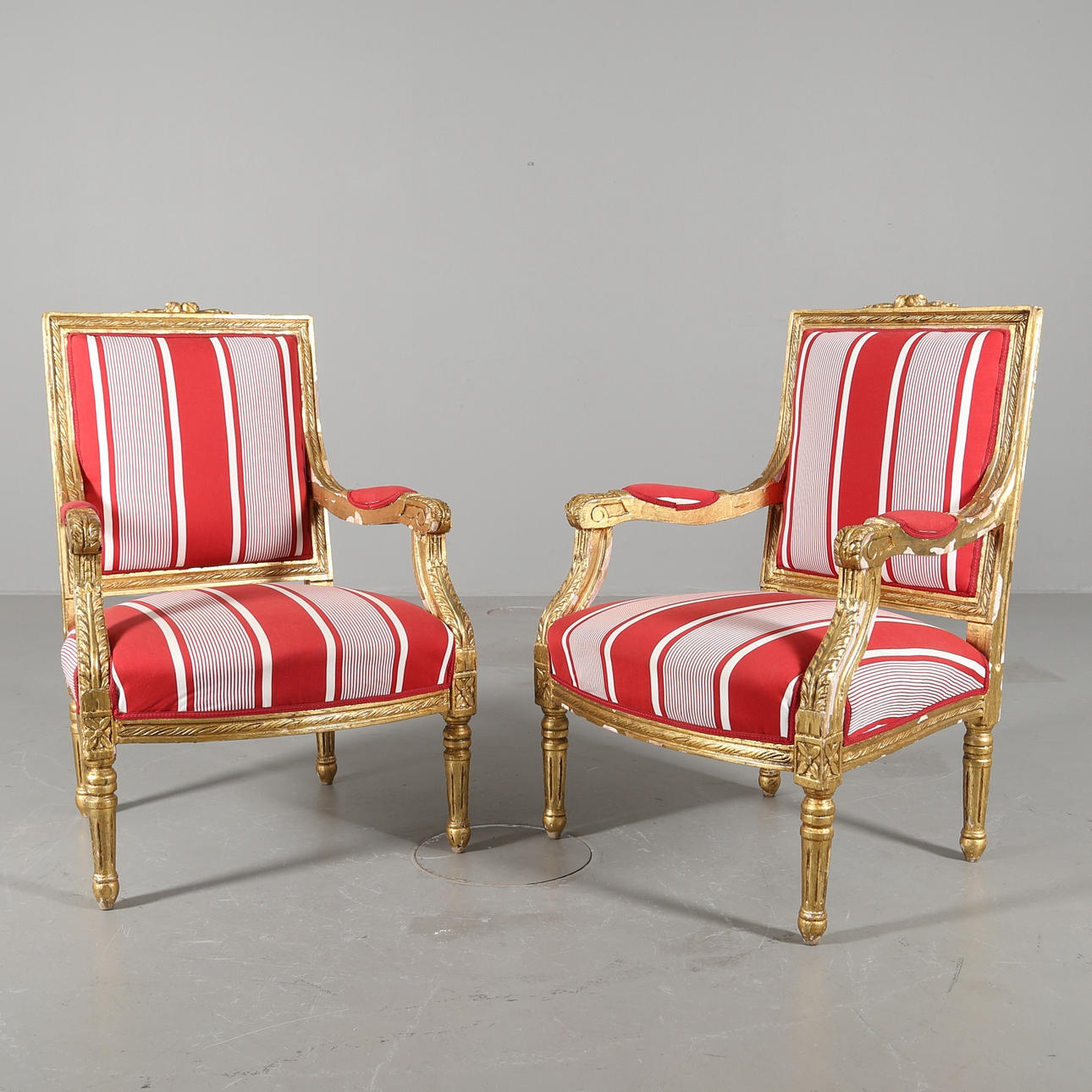 KARMSTOLAR, ett par, gustaviansk stil, 1900-tal.