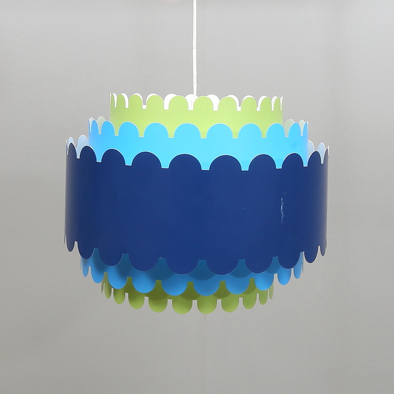 TAKLAMPA, plåt, etiekttmärkt Lorentzons, 1900-talets andra hälft.