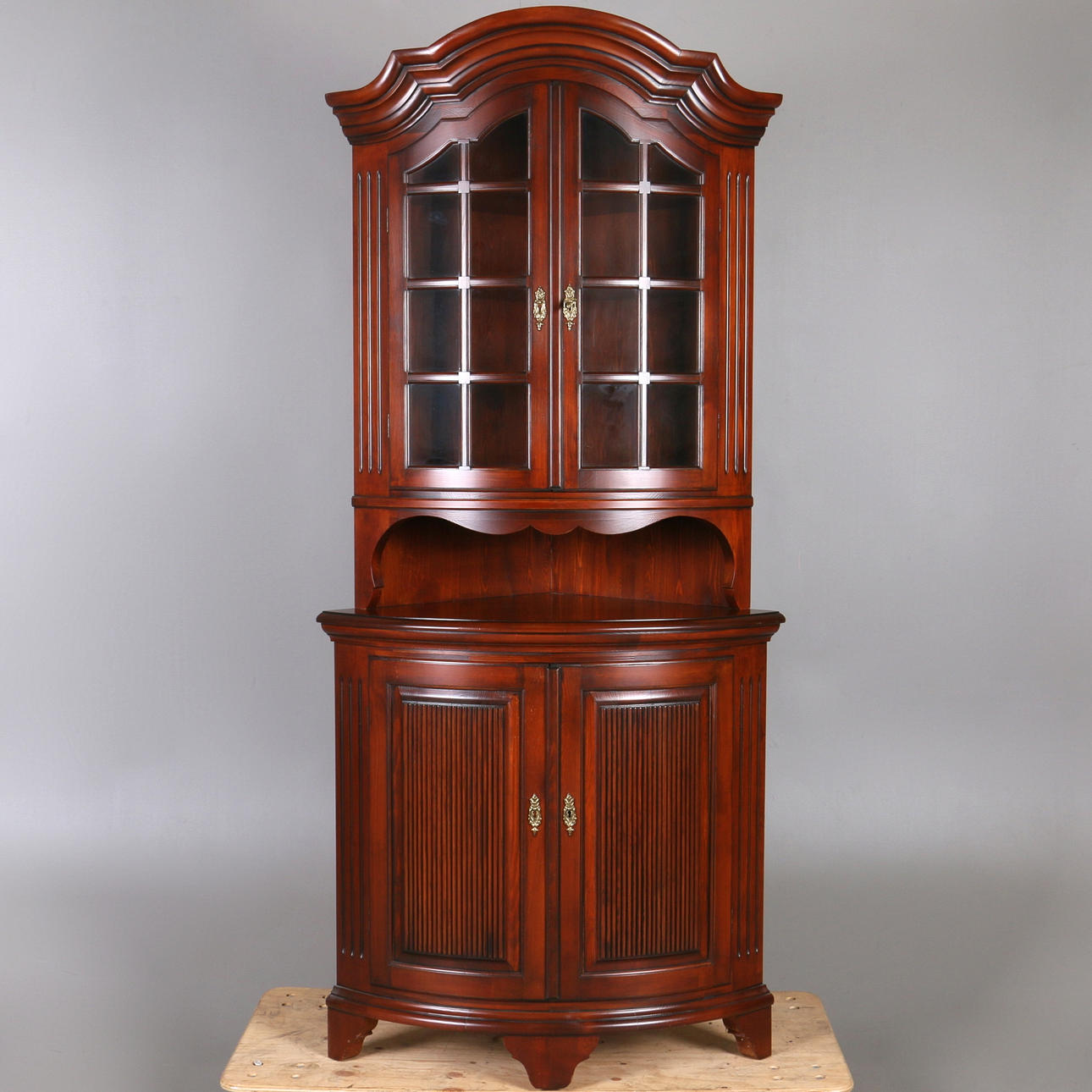 HÖRNSKÅP, Åmells Möbler, Gnesta, 1974.