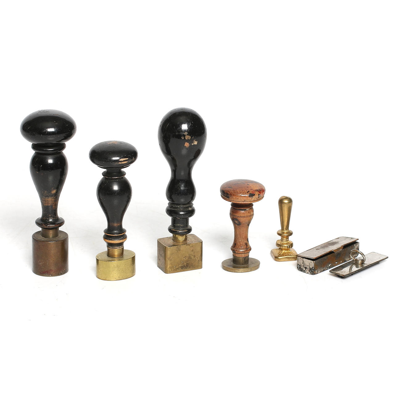 SIGILLSTÄMPLAR, 5 st, 18/1900-tal.