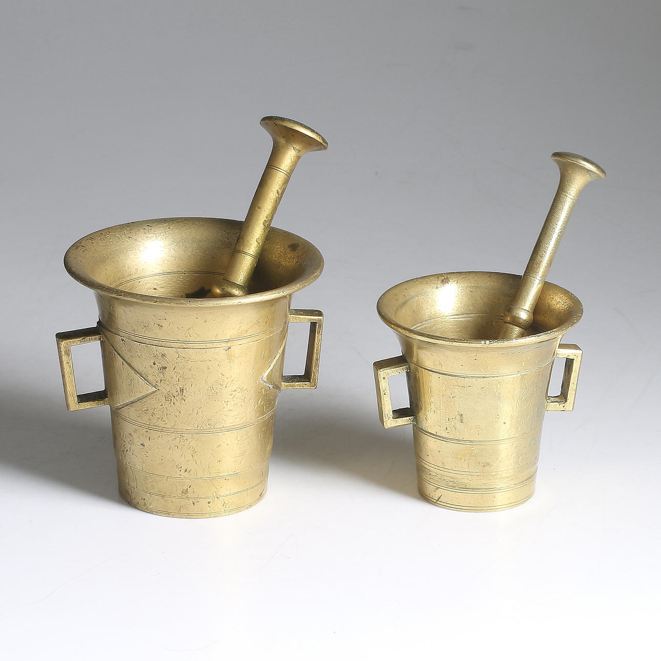 MORTLAR, 2 st. mässing, J.P. Lindeberg, Sundsvall. 1800-tal.