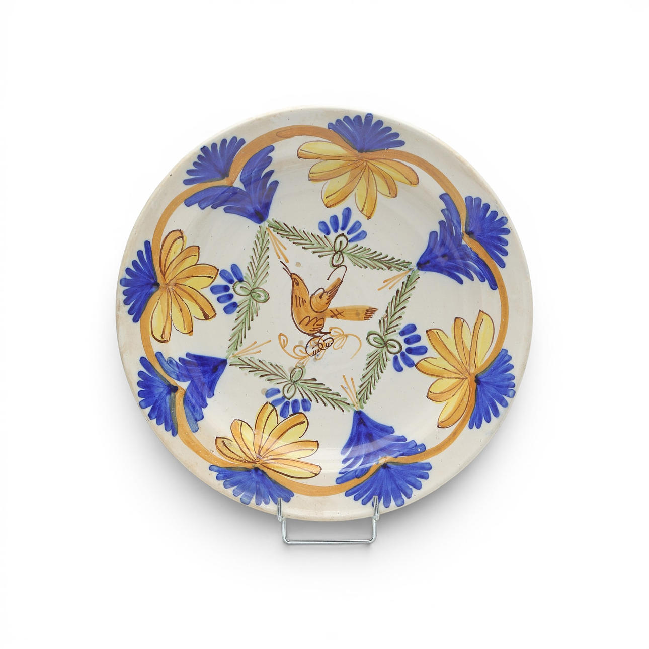 Manises earthenware dish, 20th Century.