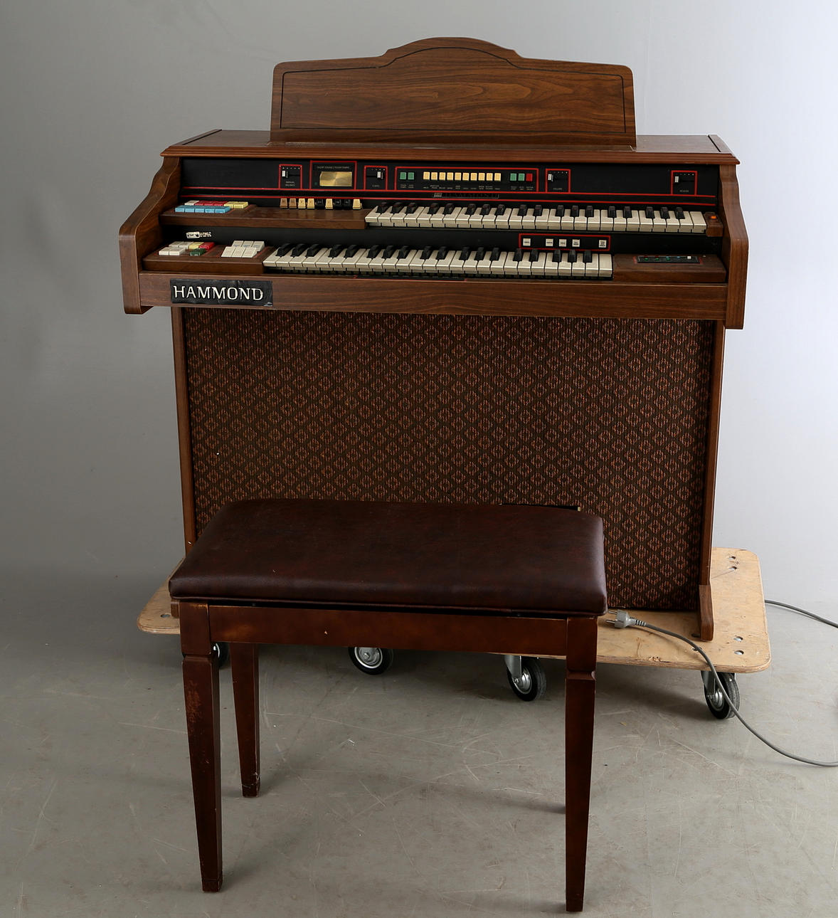 HAMMONDORGEL samt pall, 1900-tal.