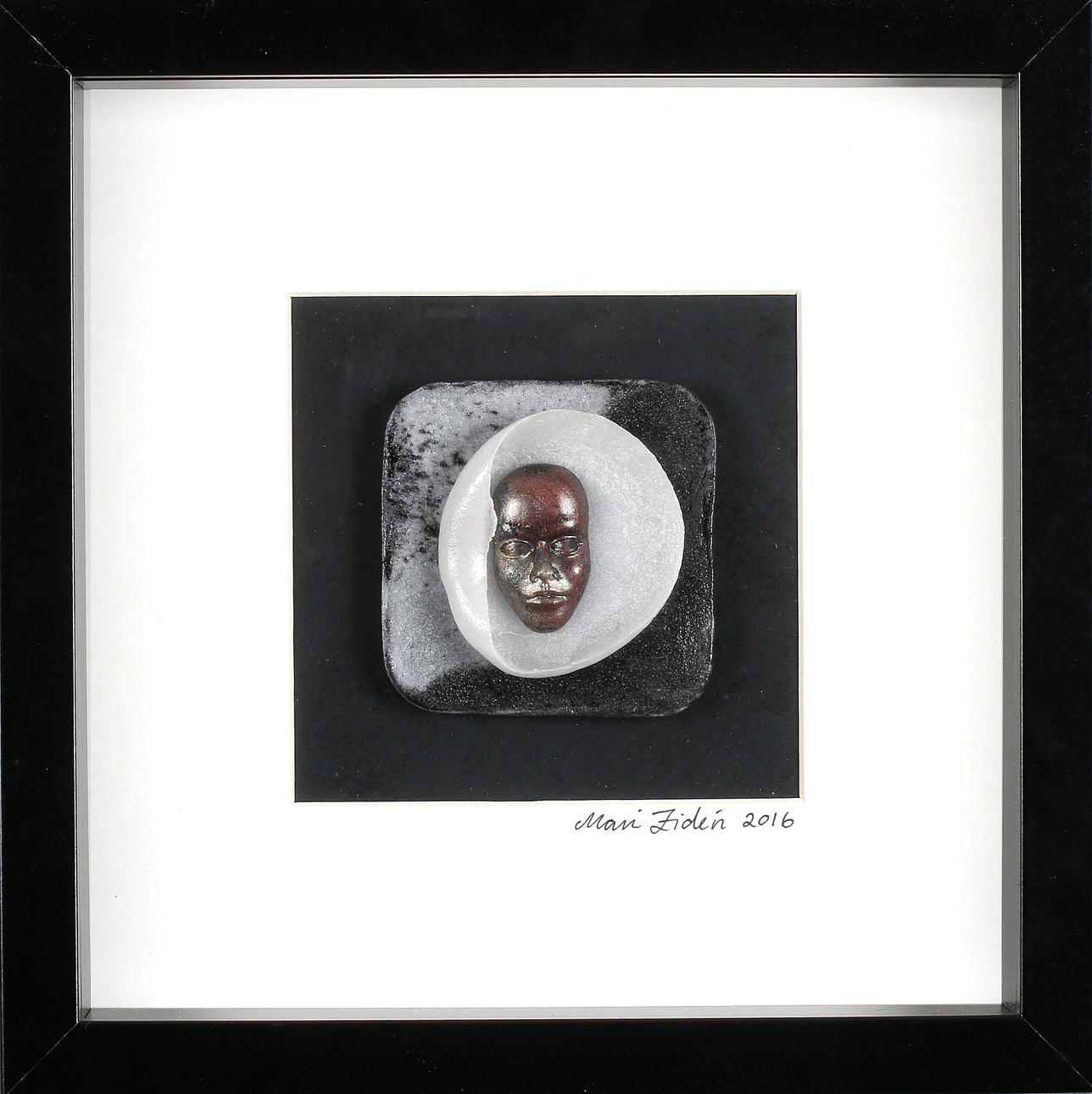 MARI ZIDÉN. Glasskulptur, ur serien "Kokong", unikat, signerad och daterad 2016.