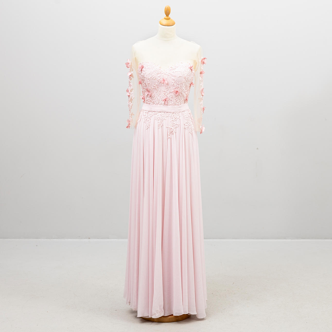 GABY CHARBACHY. Evening gown, size 40.