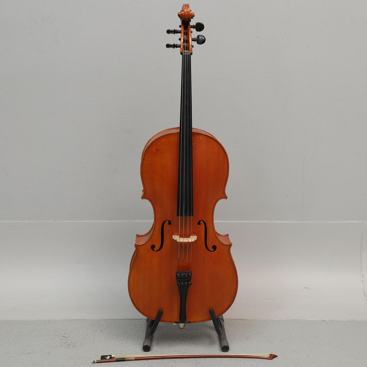 CELLO, Ottomar Hausmann, Mittenwald, Germany, 1971.