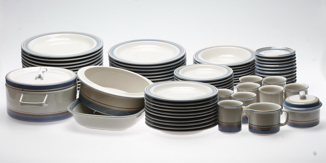 SERVISDELAR, 66 delar, keramik, "Uhtua", Arabia, 1900-talets andra hälft.