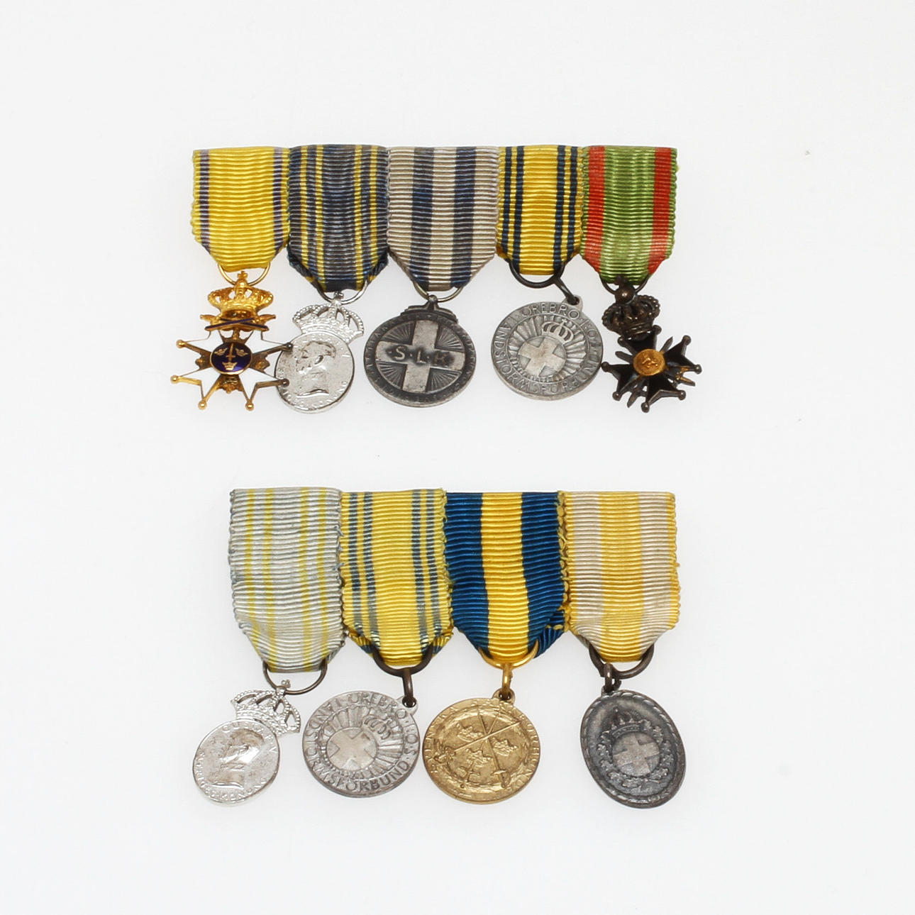 MINIATYRSPÄNNEN, 2 st, Sverige och Belgien, 1900-tal.