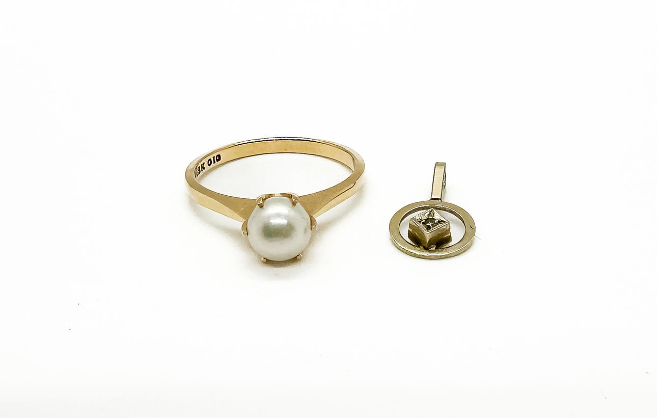 Ring and Pendant 18k Gold.
