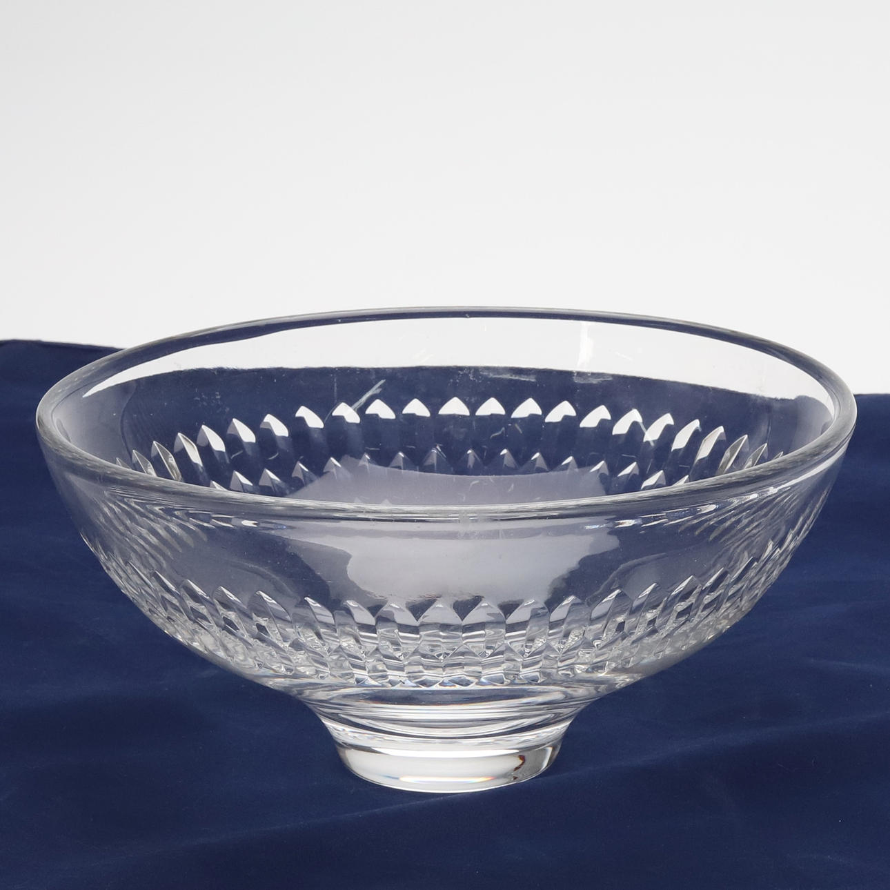 BOWL. Glass, signed Orrefors.