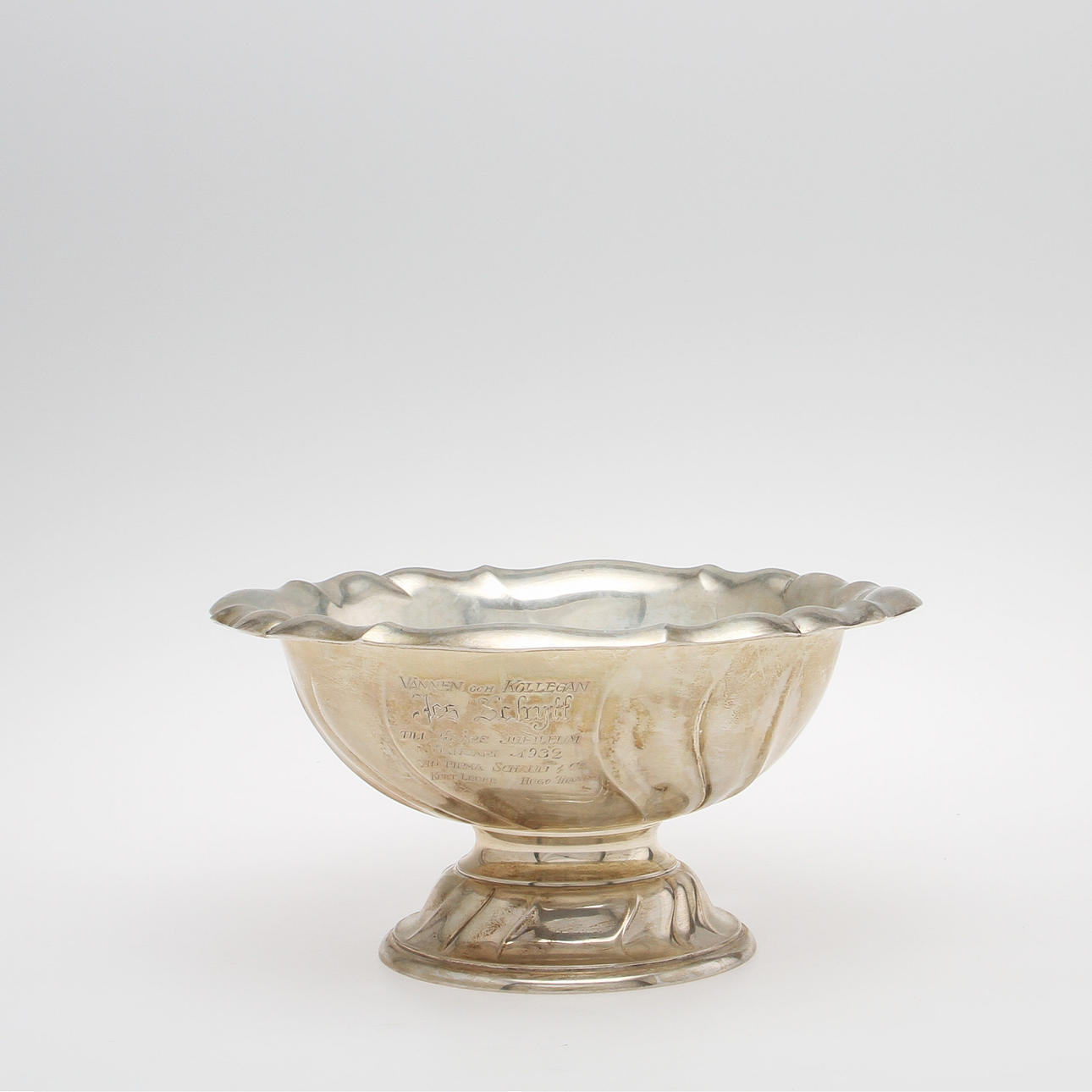 SKÅL, silver. Guldsmedsaktiebolaget Malmö 1930. Vikt ca 660 gram.