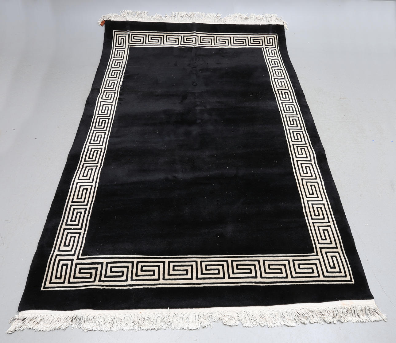 MATTA, Kina, ca 300 x 198 cm.