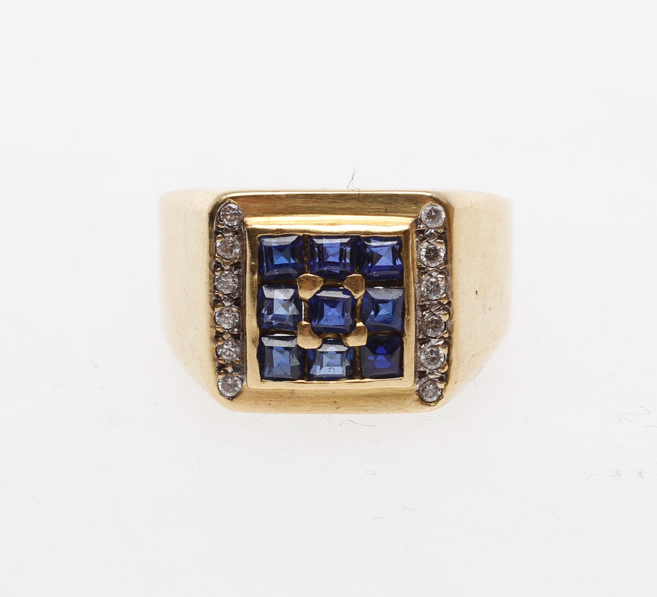 RING, 18k guld, med stenar, vikt ca 5,5 gr.