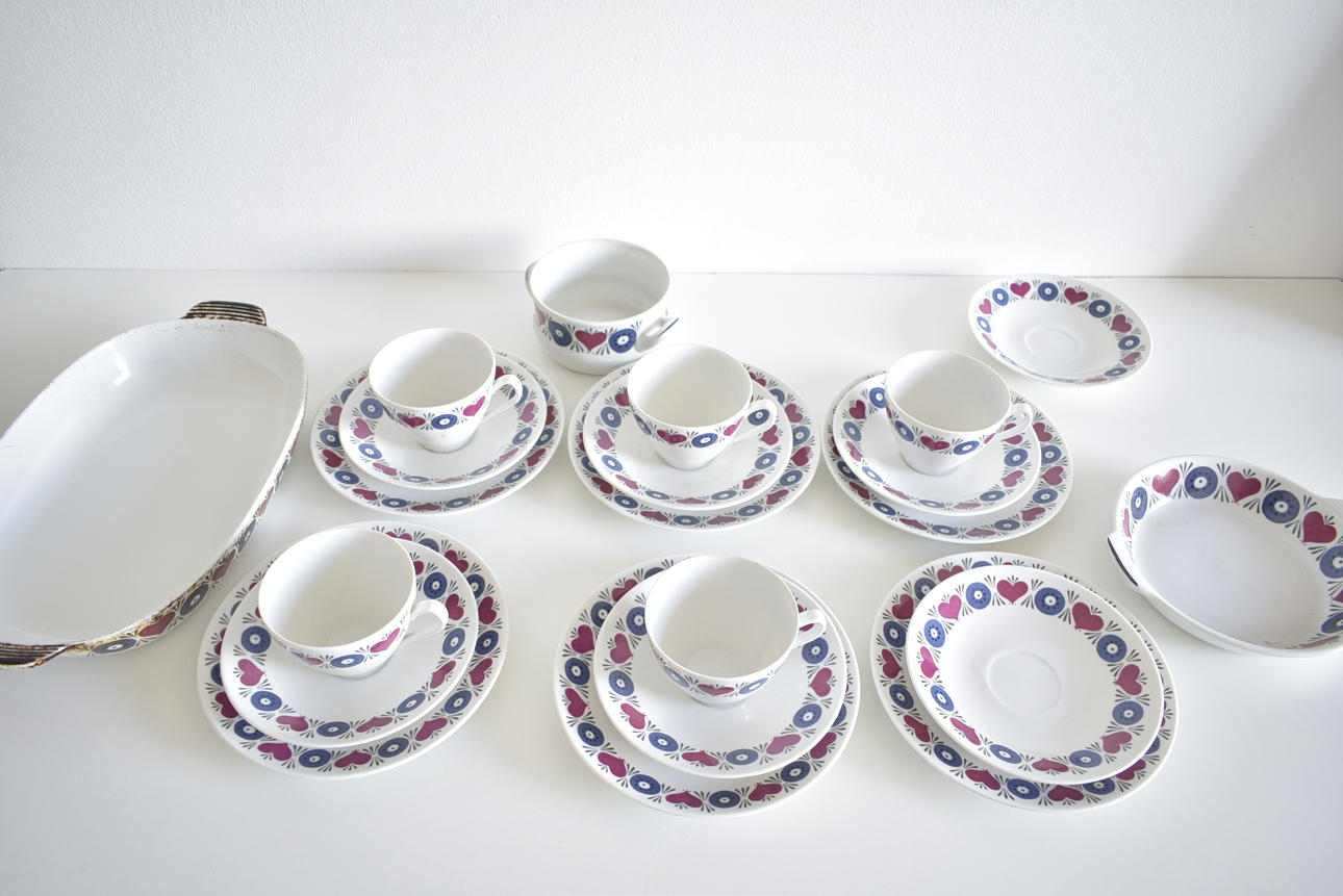 RÖRSTRAND ”SILJA” TEASET, 21 BITAR.