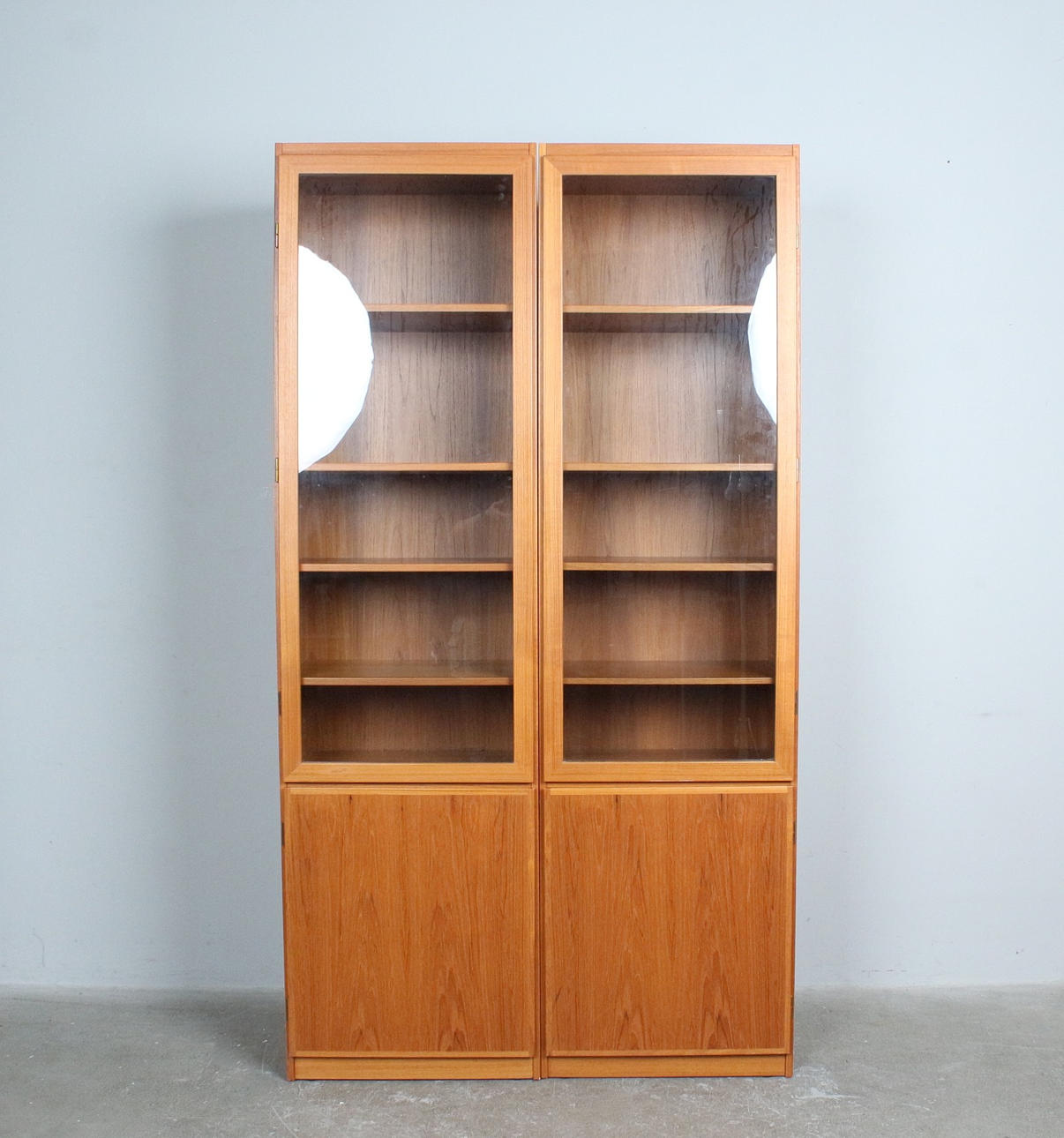 Display cabinet/bookcase, 1970s, teak, Denmark.