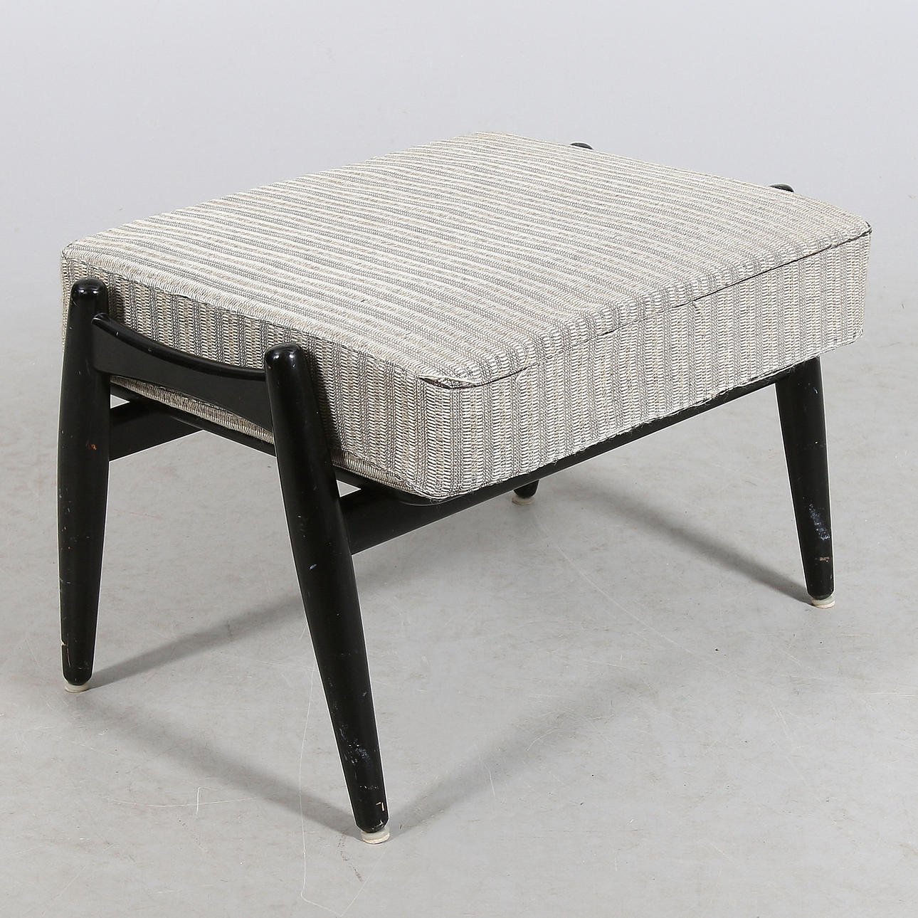 PALL, modell Ge-240, design Hans J. Wegner.