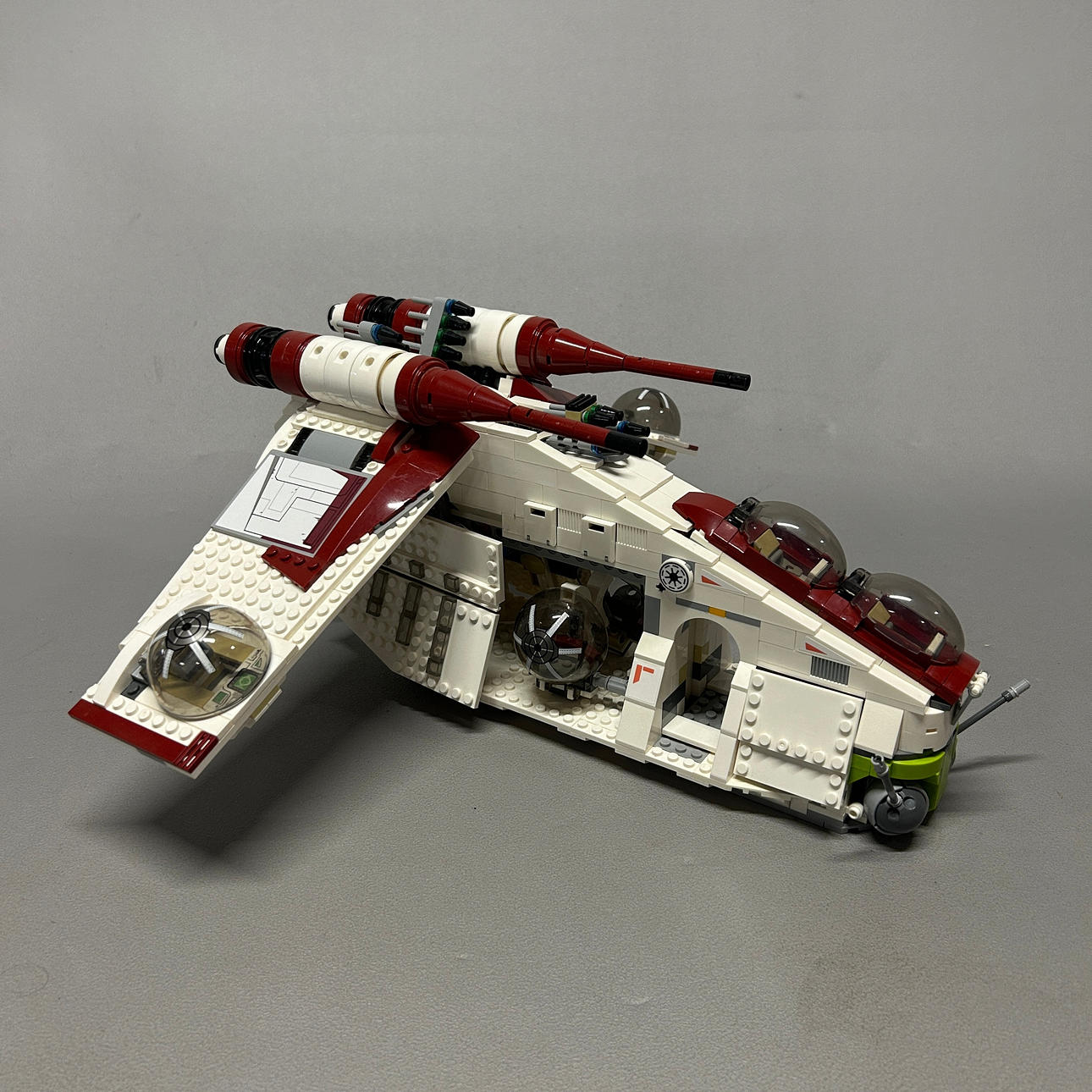 BUILDING BRICKS STAR WARS GUNSHIP.