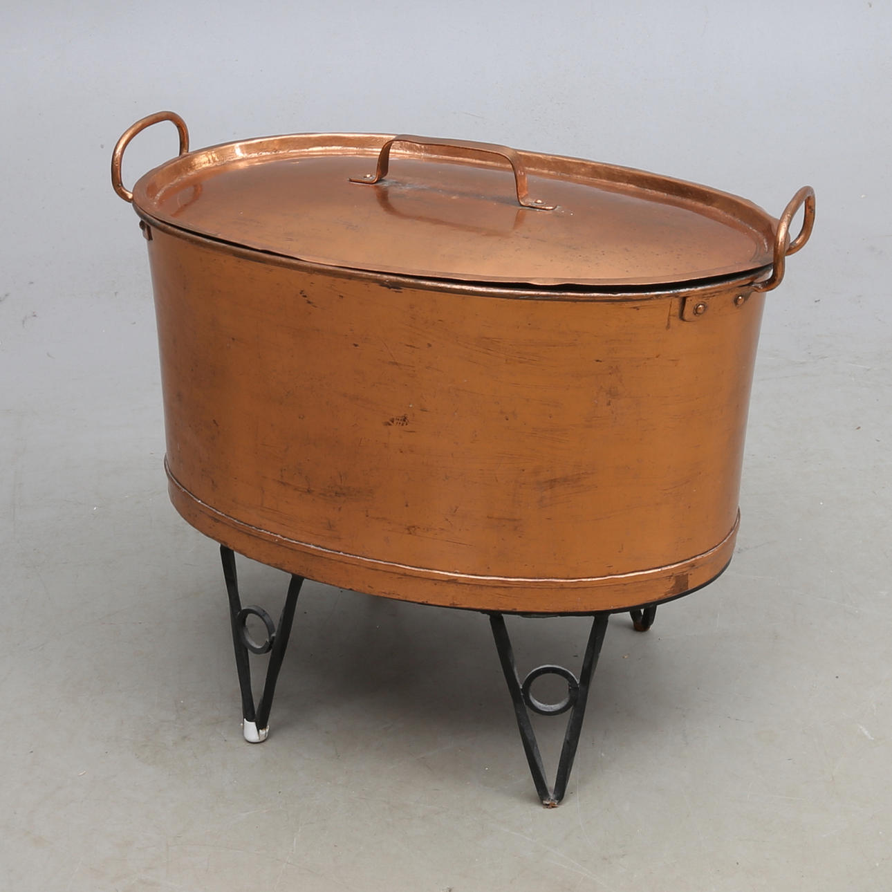 BALJA, koppar på lös benställning, 1800/1900-tal.