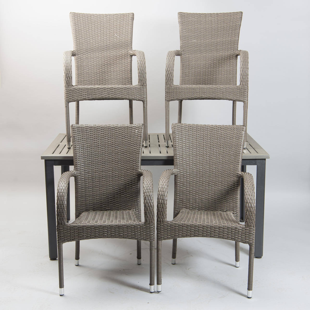 TRÄDGÅRDSGRUPP, plast/metall, bord Hillerstorp, stolar Life at home.