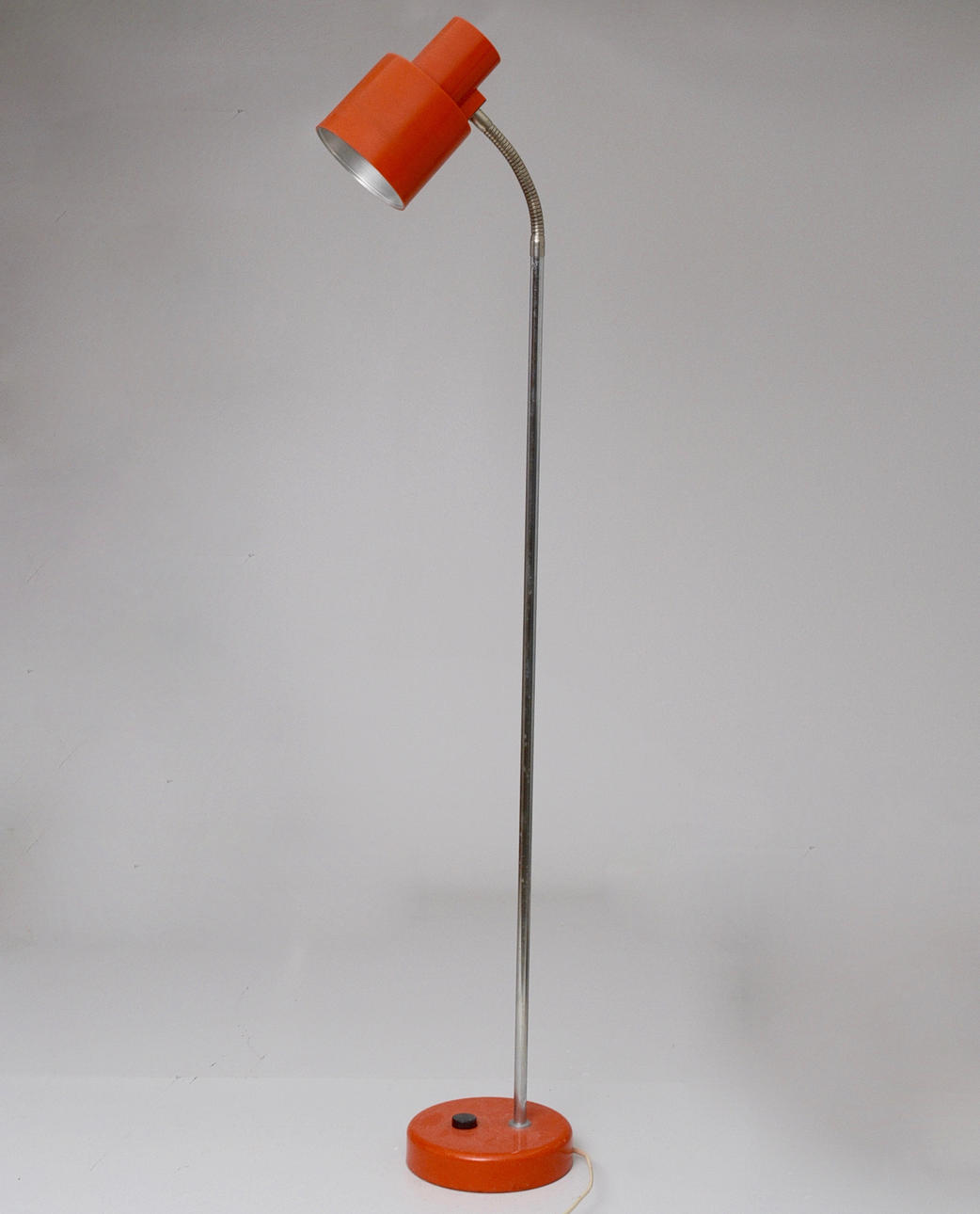 LATTIAVALAISIN, retro.