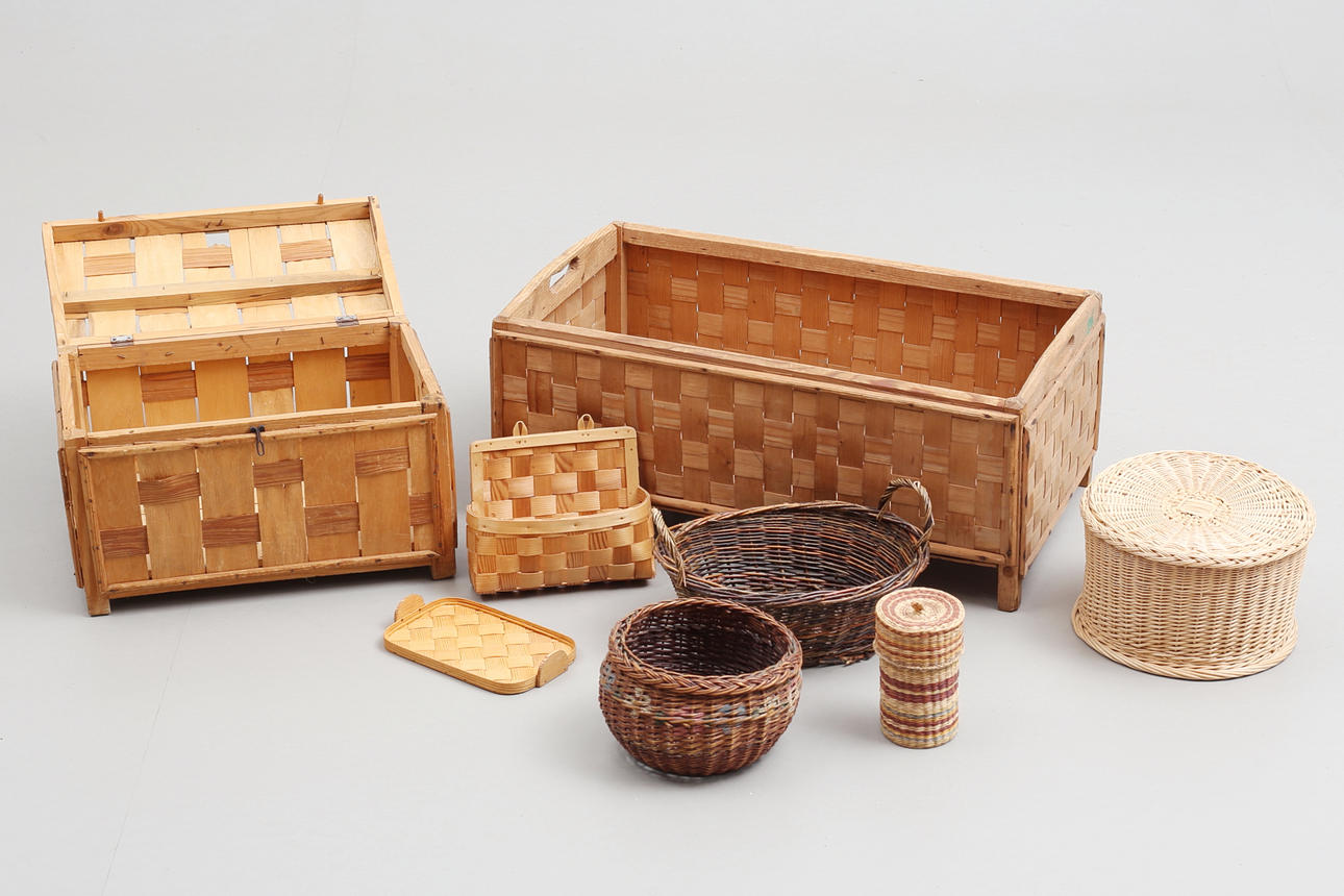 BASKETS and TRUNK, 7 pieces, 20th century.