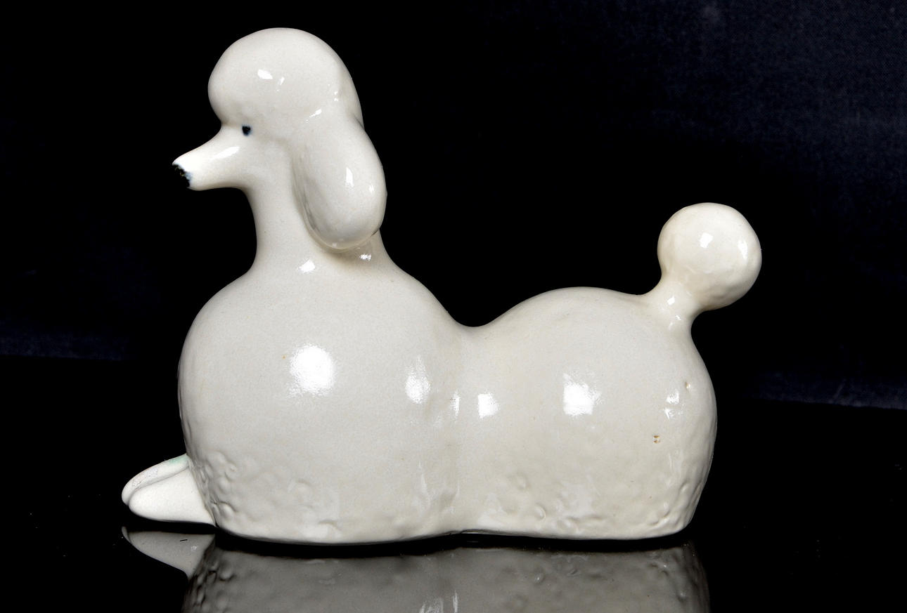 LISA LARSON. Figurin, pudel, stengods, "Minikennel", Gustavsberg. 1900-tal.