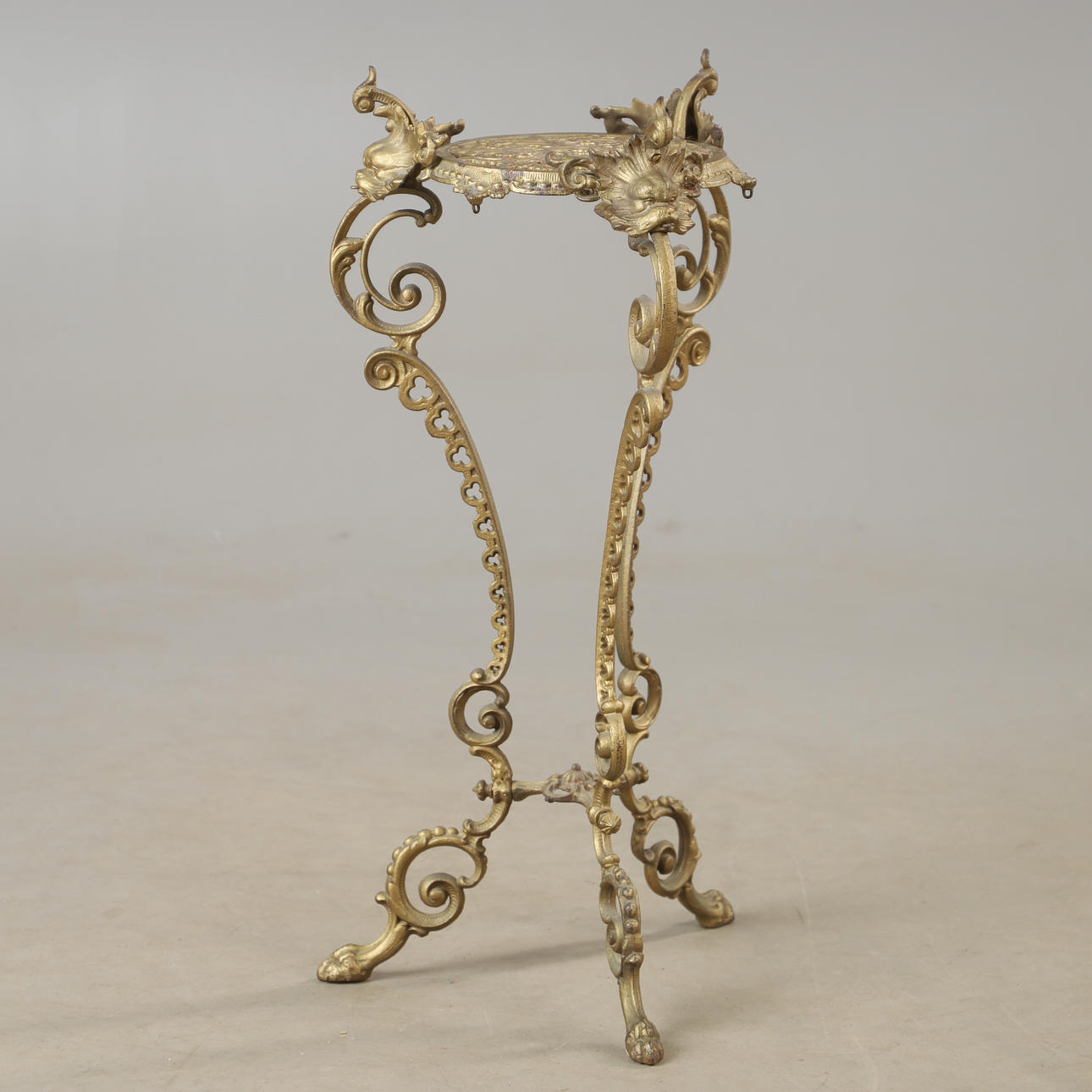 PIEDESTAL, metall, 1900-talet.