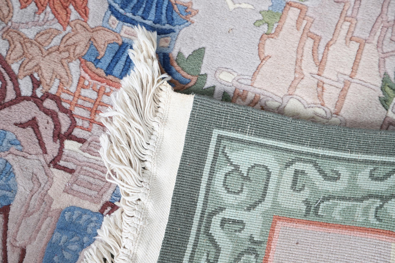 MODERN CHINESE RUG. Carpets & Textiles - Carpets - Auctionet